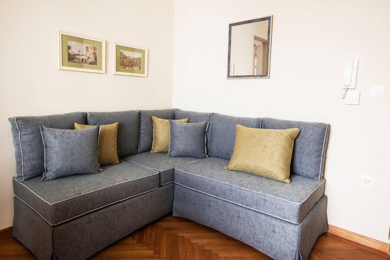 Pagrati Hilton Location Bentzi Family Suite 5 Athens Luaran gambar